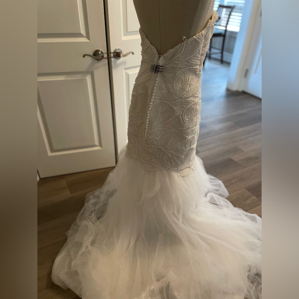 Source Unknown White Strapless Wedding Dress - Picture 13 of 16